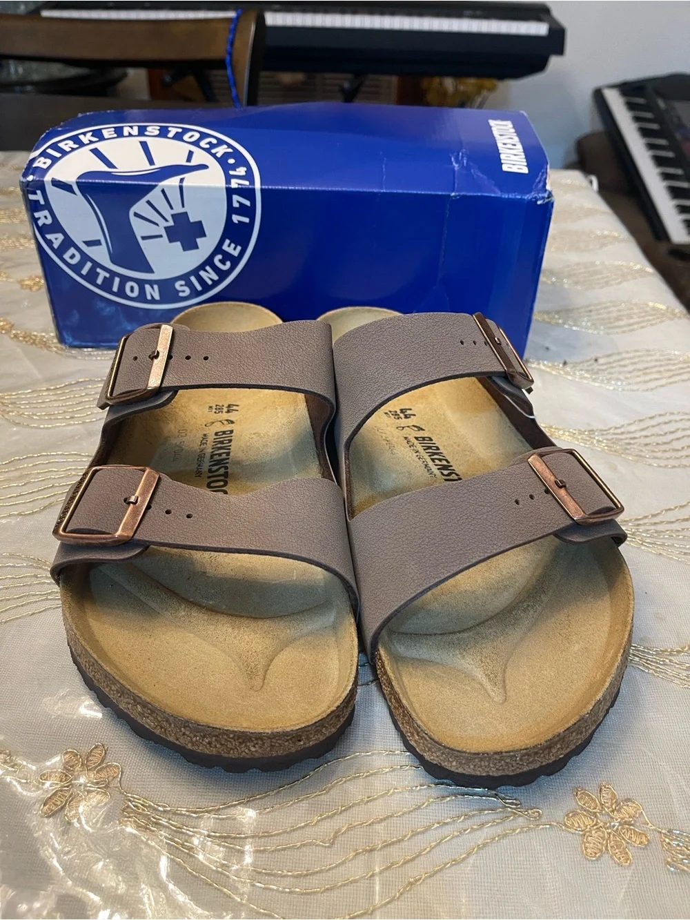 NWB Birkenstock men’s Arizona leather two strap sandals color mocha size 11